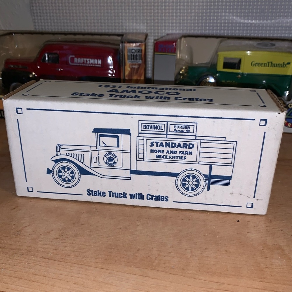 AMOCO 1931 INTERNATIONAL STAKE TRUCK WITH CRATES STANDARD HOME & FARM- Bank